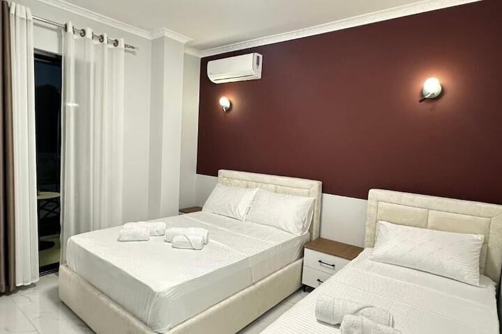 Room 3 of 65