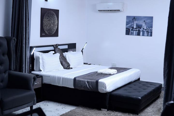 Room 25 of 43