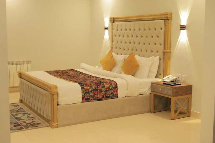 Room 30 of 50