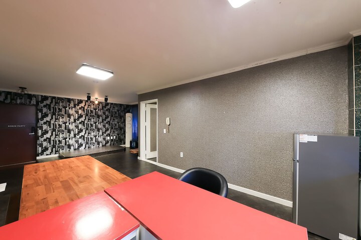 Room 41 of 64