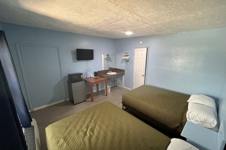 Room 7 of 11