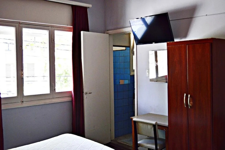 Room 3 of 25