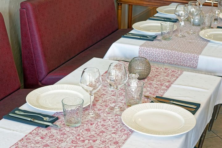 Dining 47 of 60