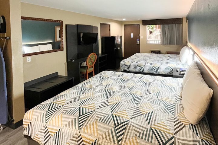 Room 22 of 38