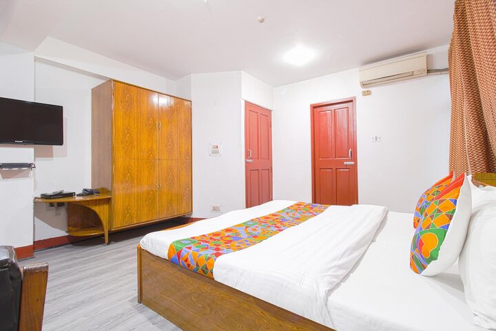 Room 18 of 28