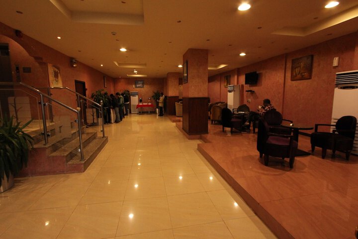 Entrance & Lobby