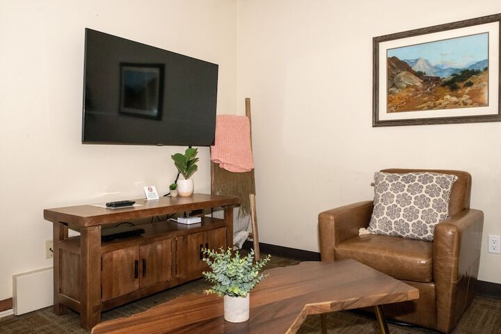Room 28 of 85