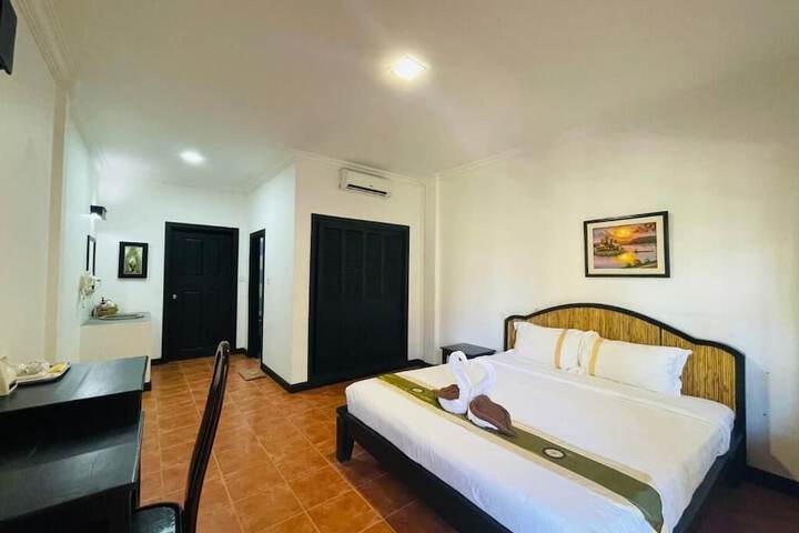 Room 2 of 23