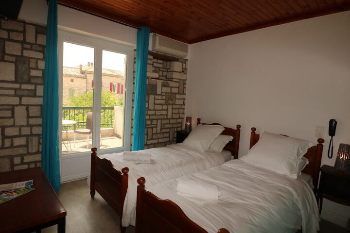 Room 5 of 35