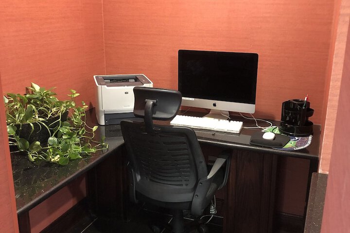 Business Center 31 of 35