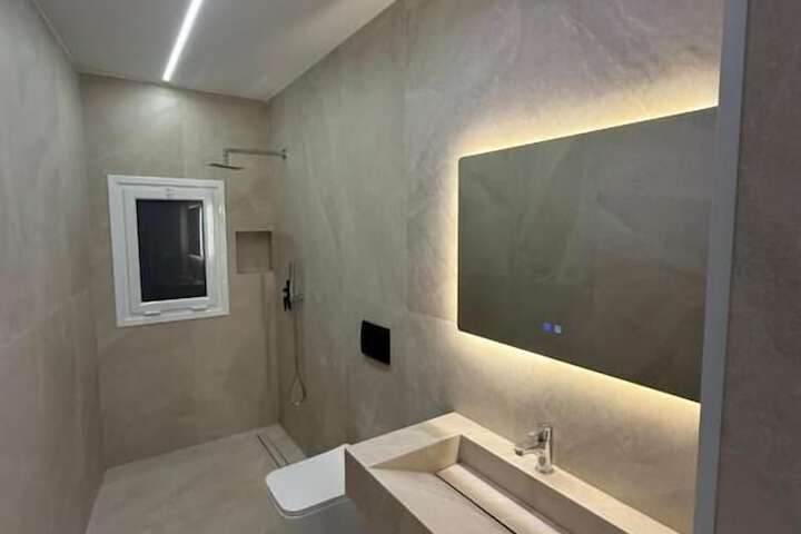 Room 41 of 62