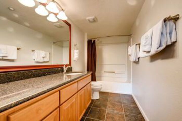 Room 20 of 166