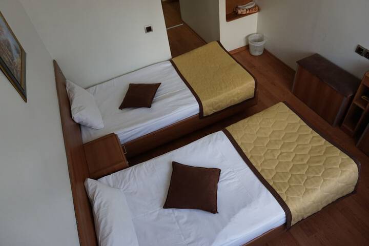 Room 15 of 49