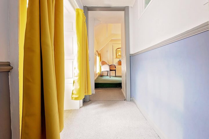 Room 13 of 43