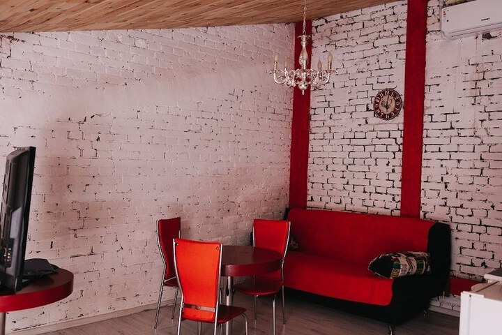 Room 11 of 14