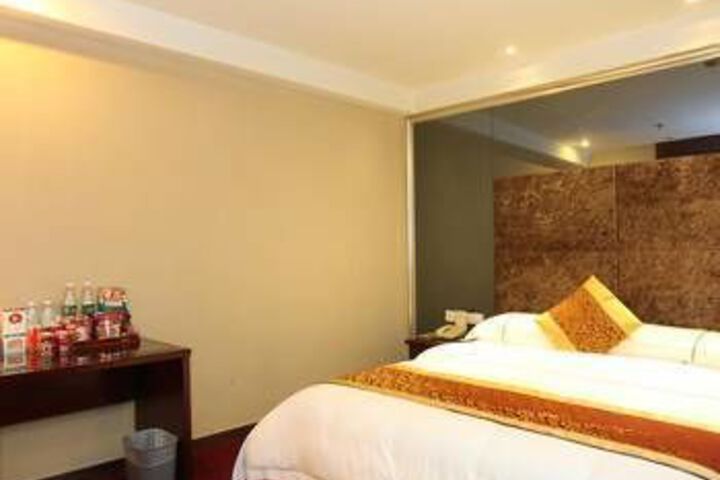 Room 7 of 9