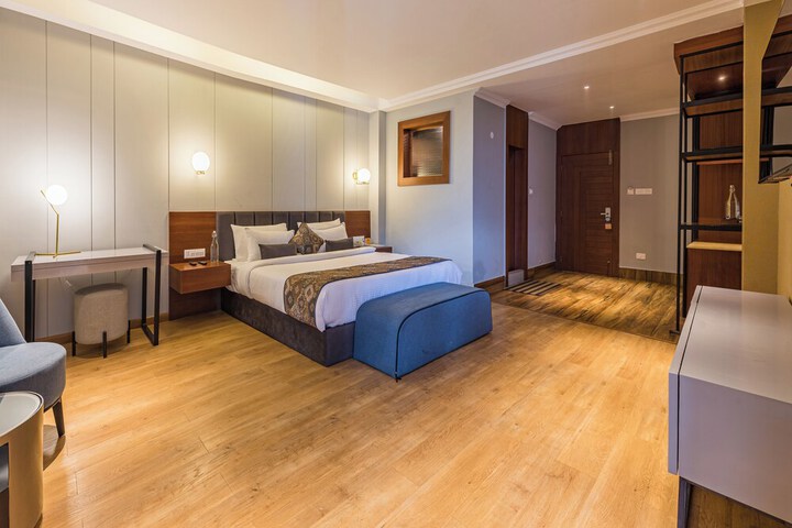 Room 13 of 31
