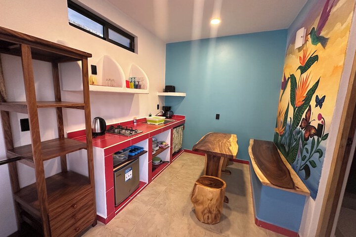 Room 103 of 402