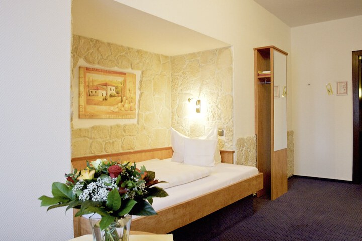 Room 11 of 51
