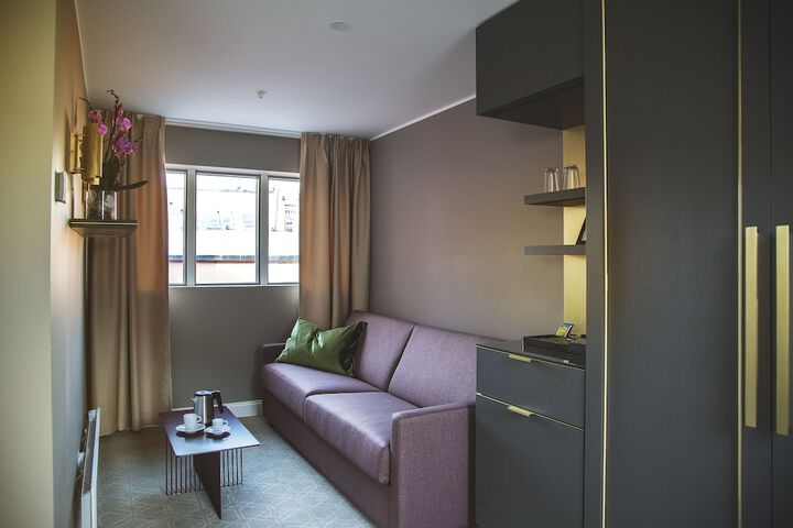 Room 16 of 131