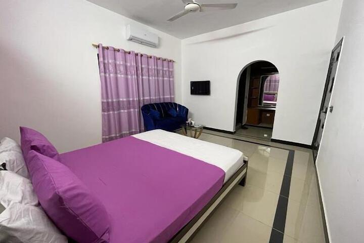 Room 12 of 21