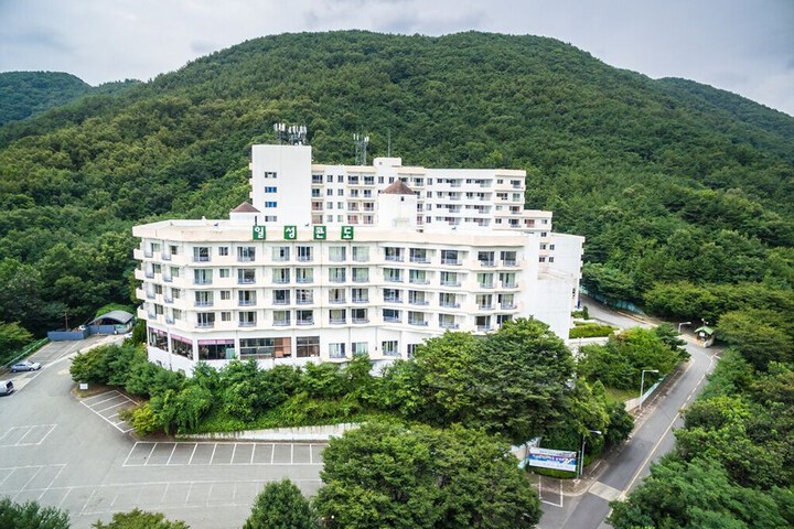 Hotel 10 of 12
