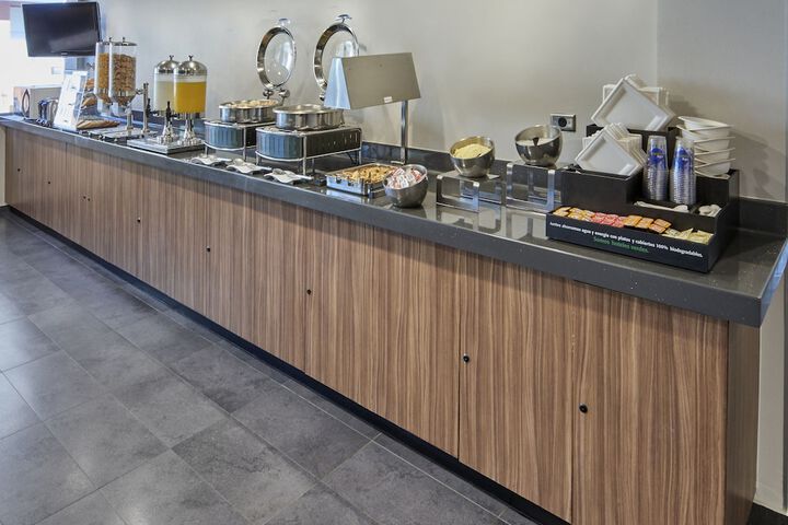 Breakfast/Coffee Service 22 of 50