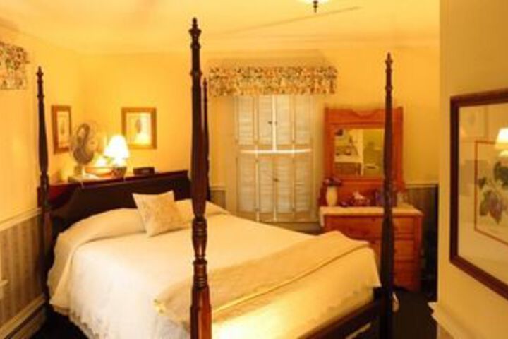 Room 6 of 15