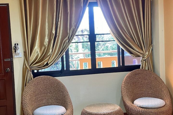 Room 12 of 19