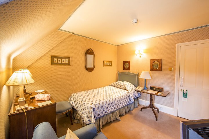 Room 15 of 64
