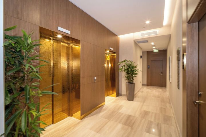 Ballroom/Hall 166 of 170