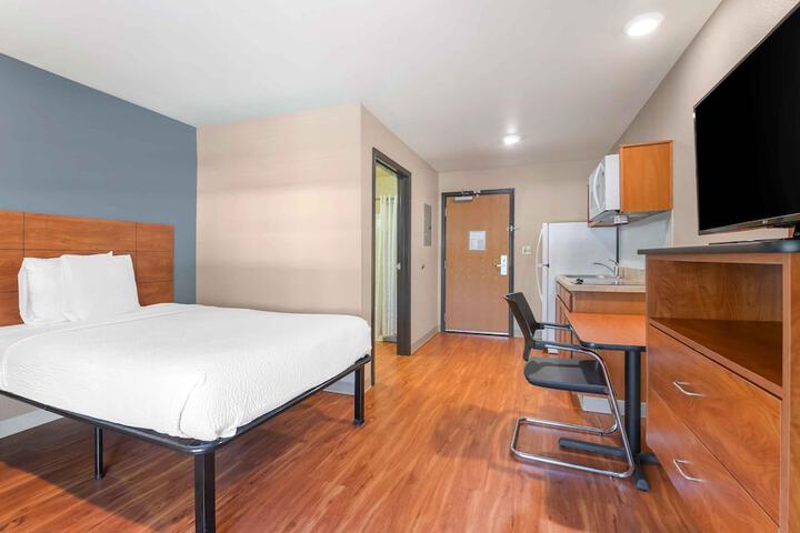 Room 13 of 23