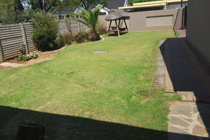 Hotel Exterior 24 of 26