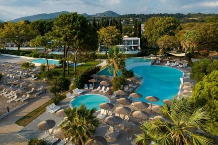 Exterior of Ninos Grand Beach Hotel & Resort