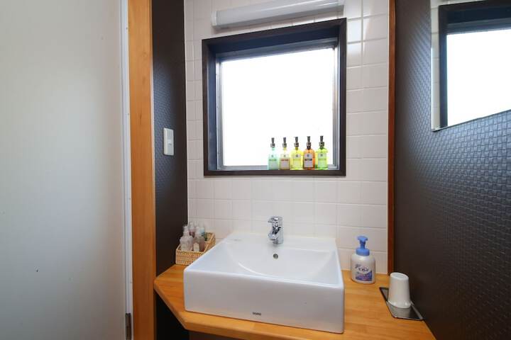 Room 28 of 40