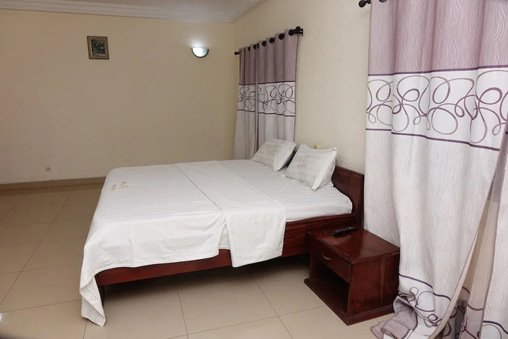 Room 6 of 19