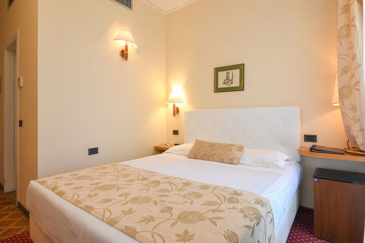Room 28 of 140