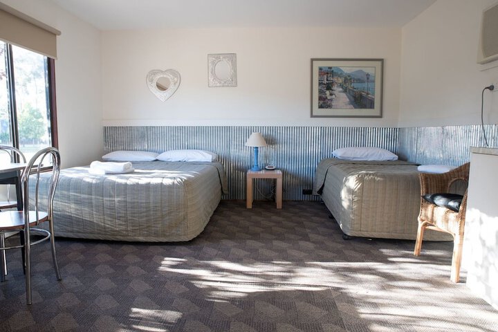 Room 122 of 228
