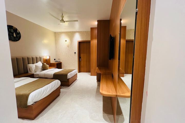 Room 6 of 20