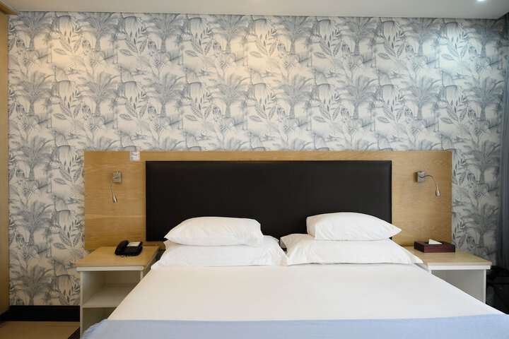 Room 17 of 203