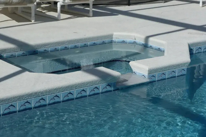 Pool 10 of 15