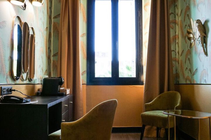 Room 33 of 109