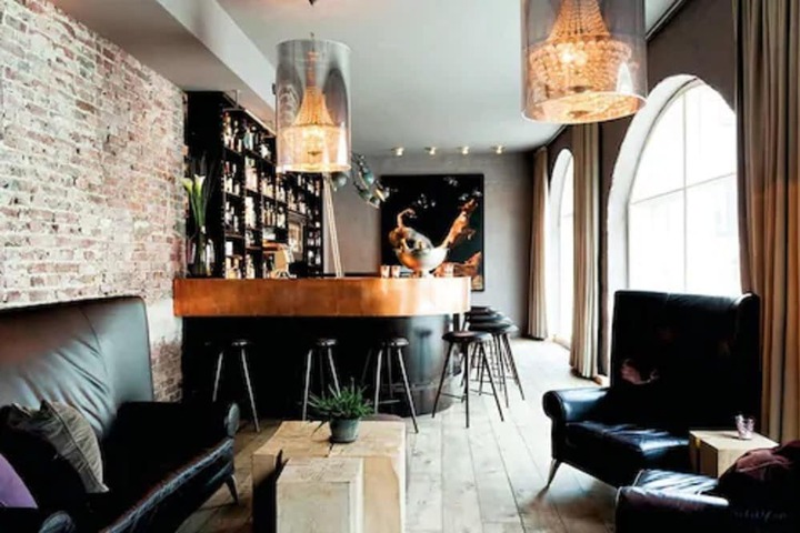 Lounge 96 of 107