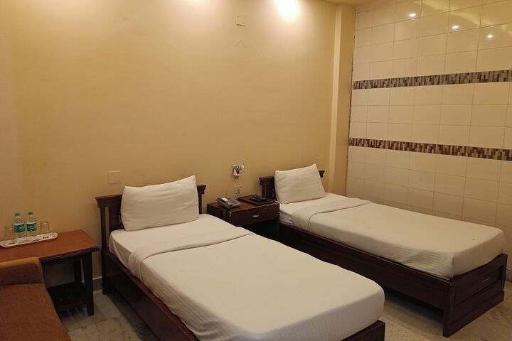 Room 7 of 17