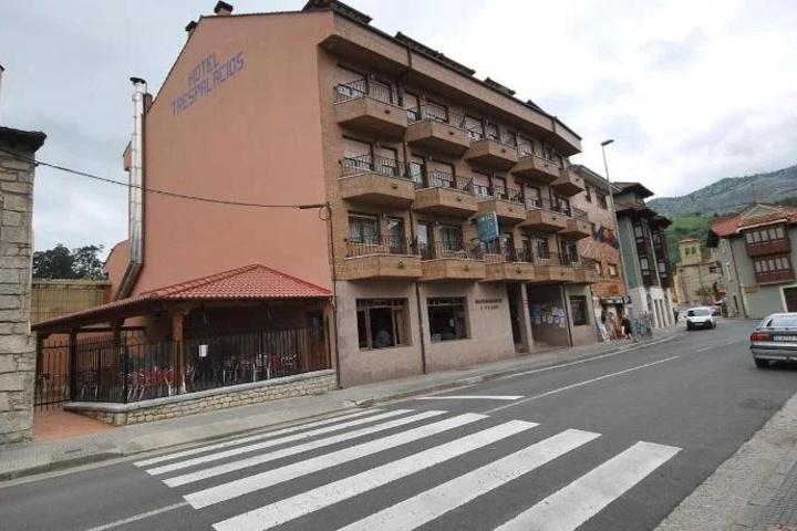 Hotel Trespalacios