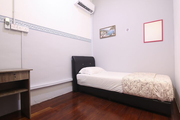 Room 7 of 17