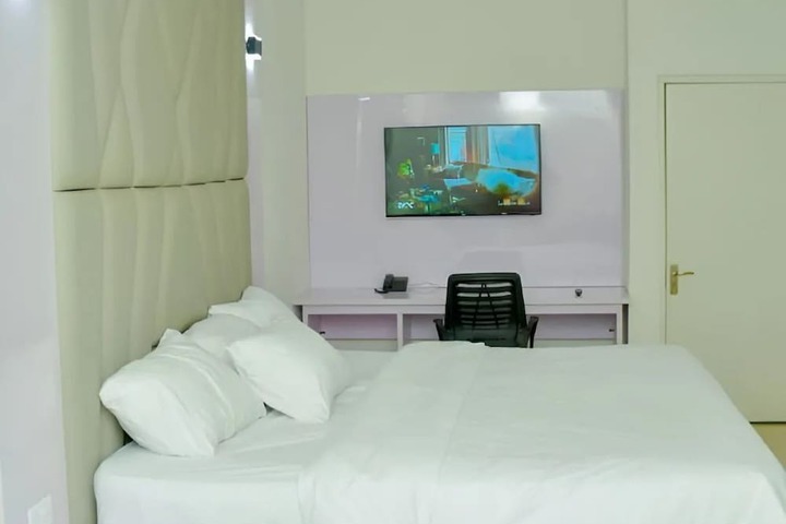 Room 6 of 20