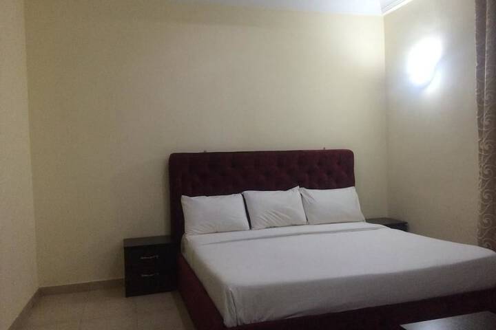Room 6 of 32