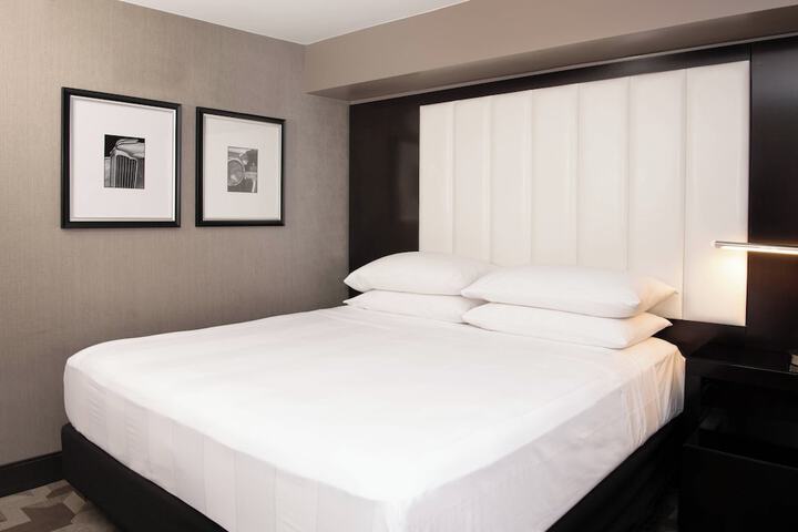 Room 31 of 108