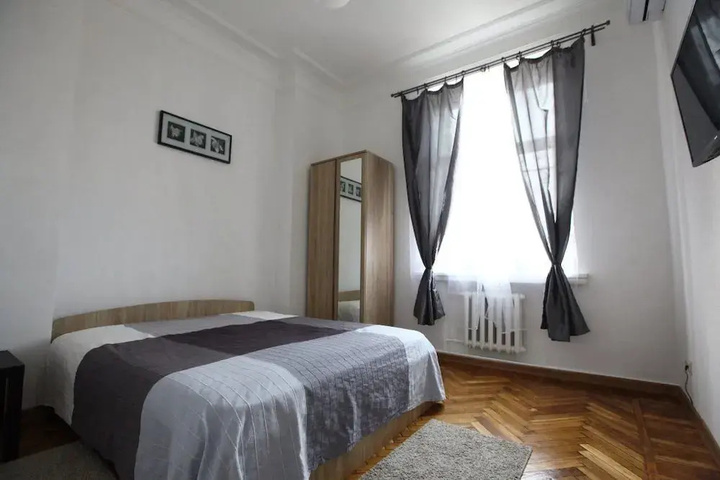 Room 7 of 7